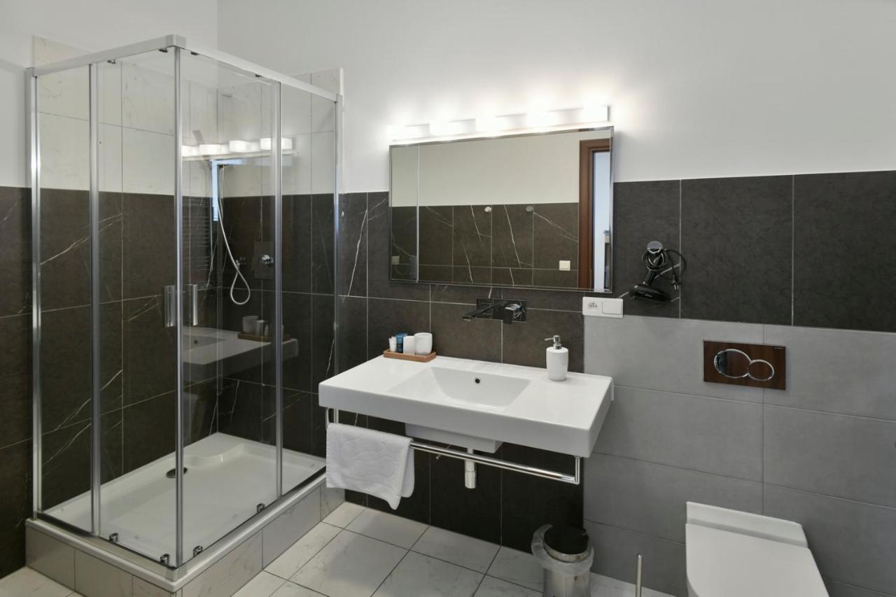 River View Apartments Hotel Bratislava Bagian luar foto