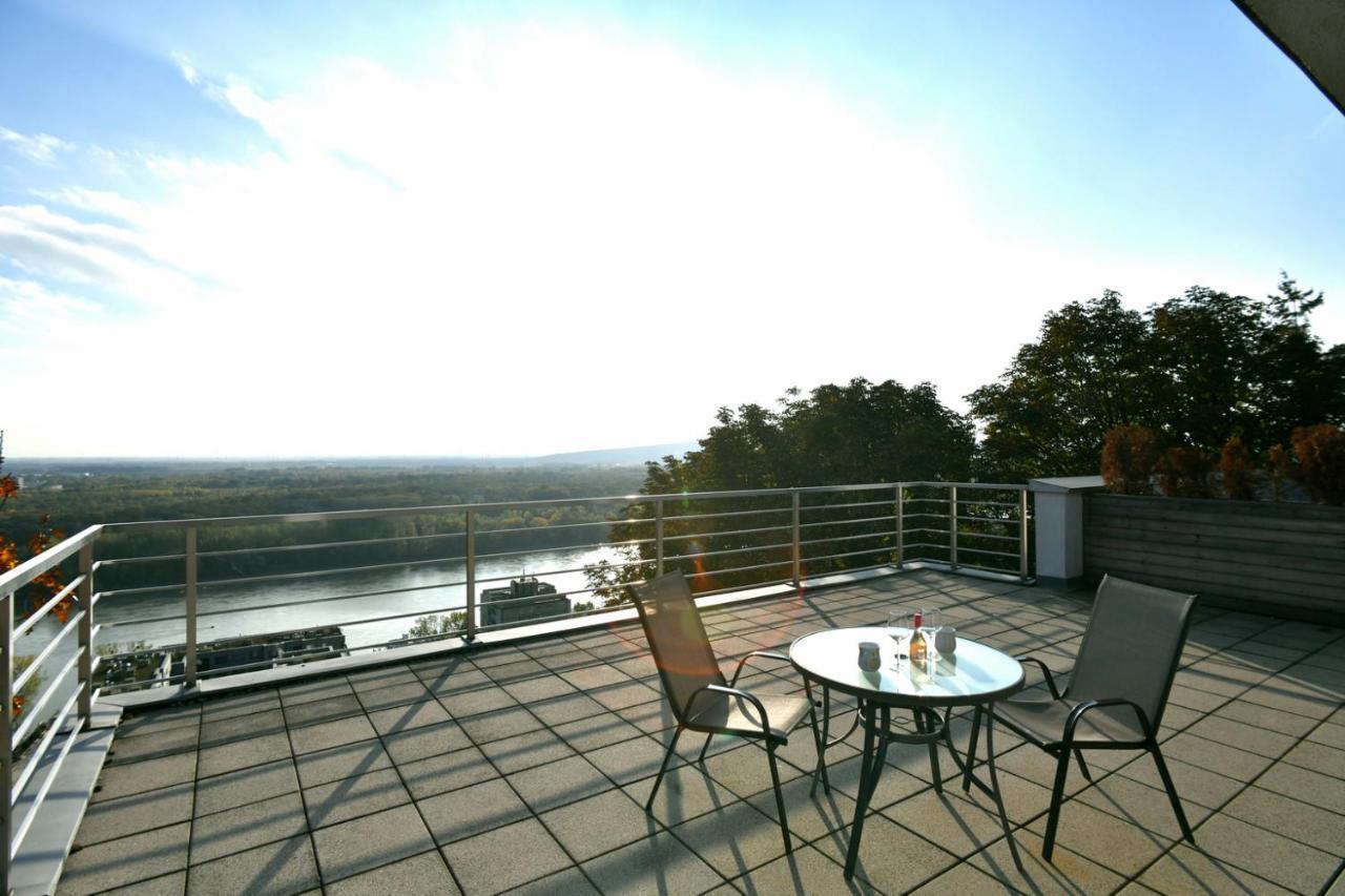 River View Apartments Hotel Bratislava Bagian luar foto