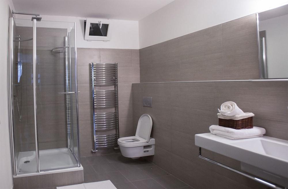River View Apartments Hotel Bratislava Bagian luar foto
