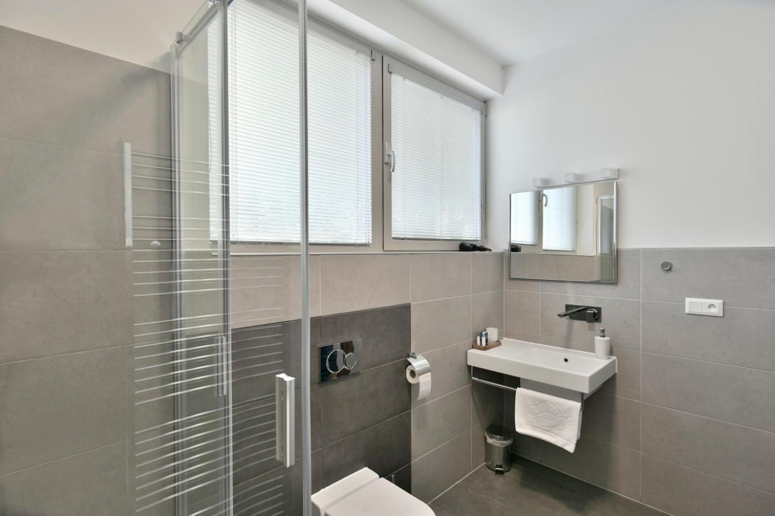 River View Apartments Hotel Bratislava Bagian luar foto