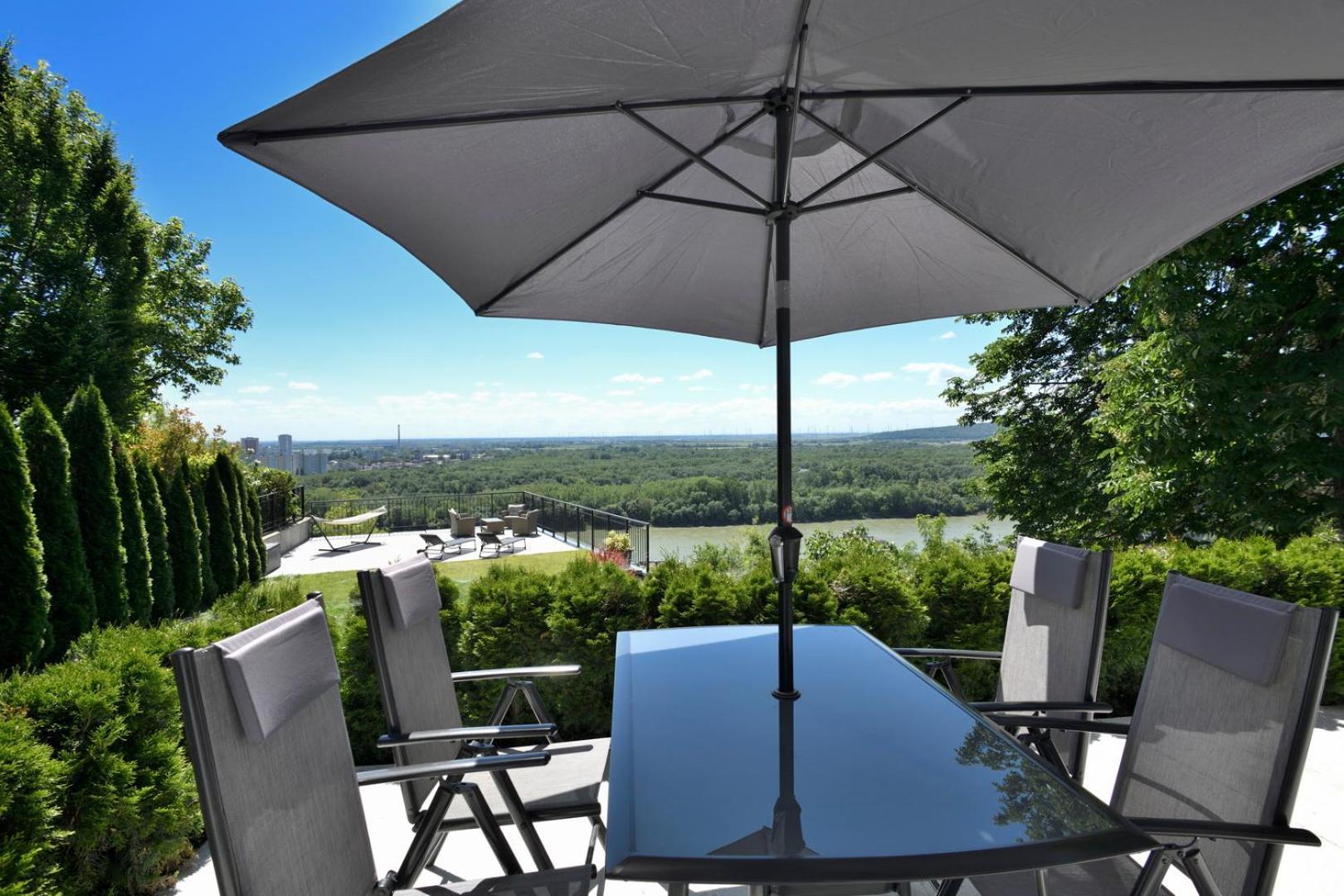 River View Apartments Hotel Bratislava Bagian luar foto