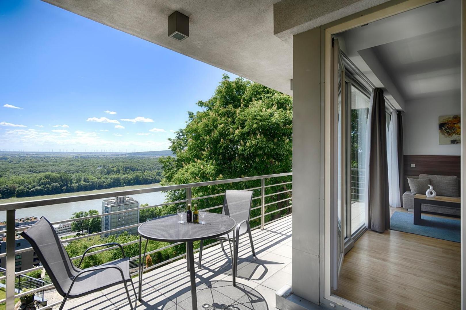 River View Apartments Hotel Bratislava Bagian luar foto