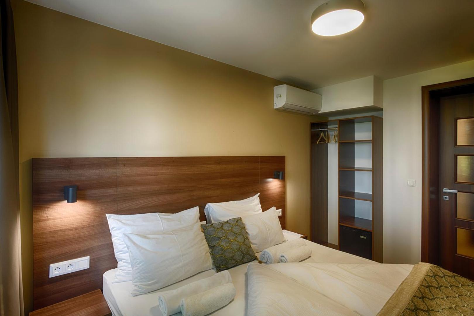 River View Apartments Hotel Bratislava Bagian luar foto